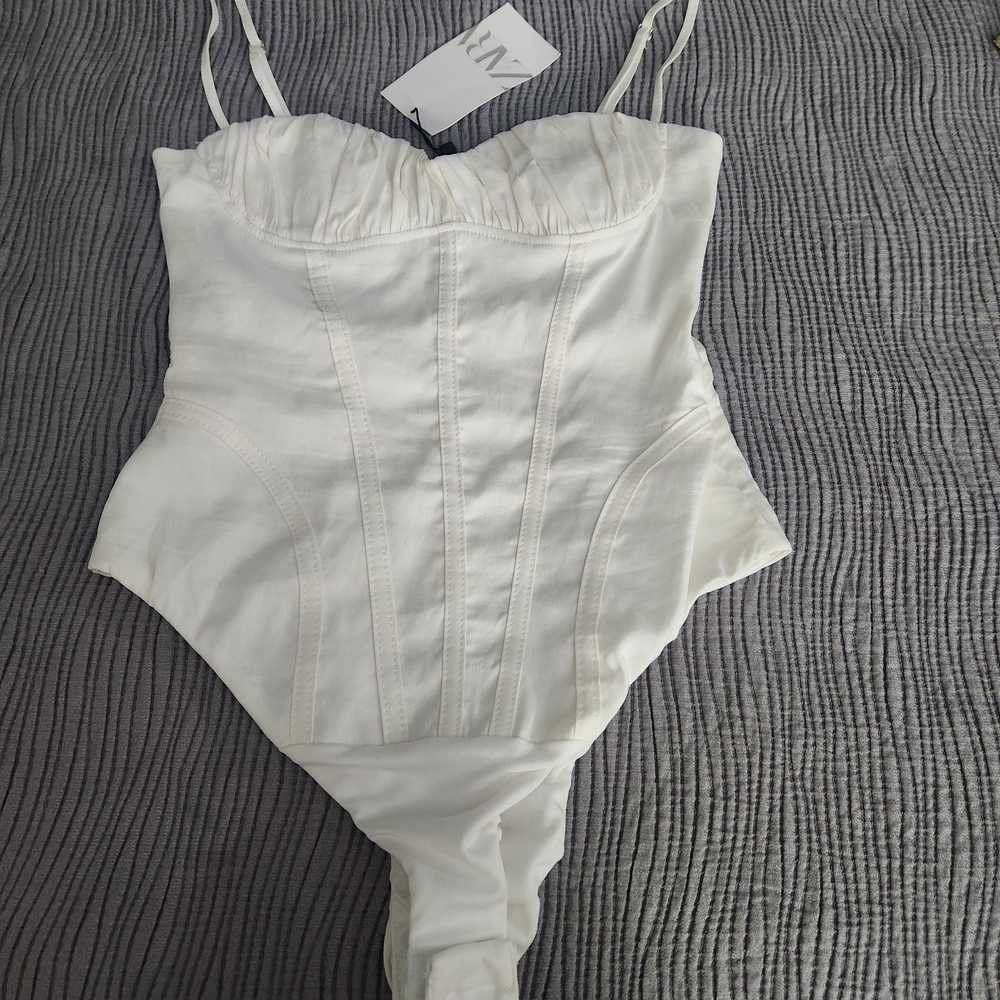 (SOLD)NWT Zara White Ruched Bust Corset Bodysuit - Size XS - Picture 2 of 3